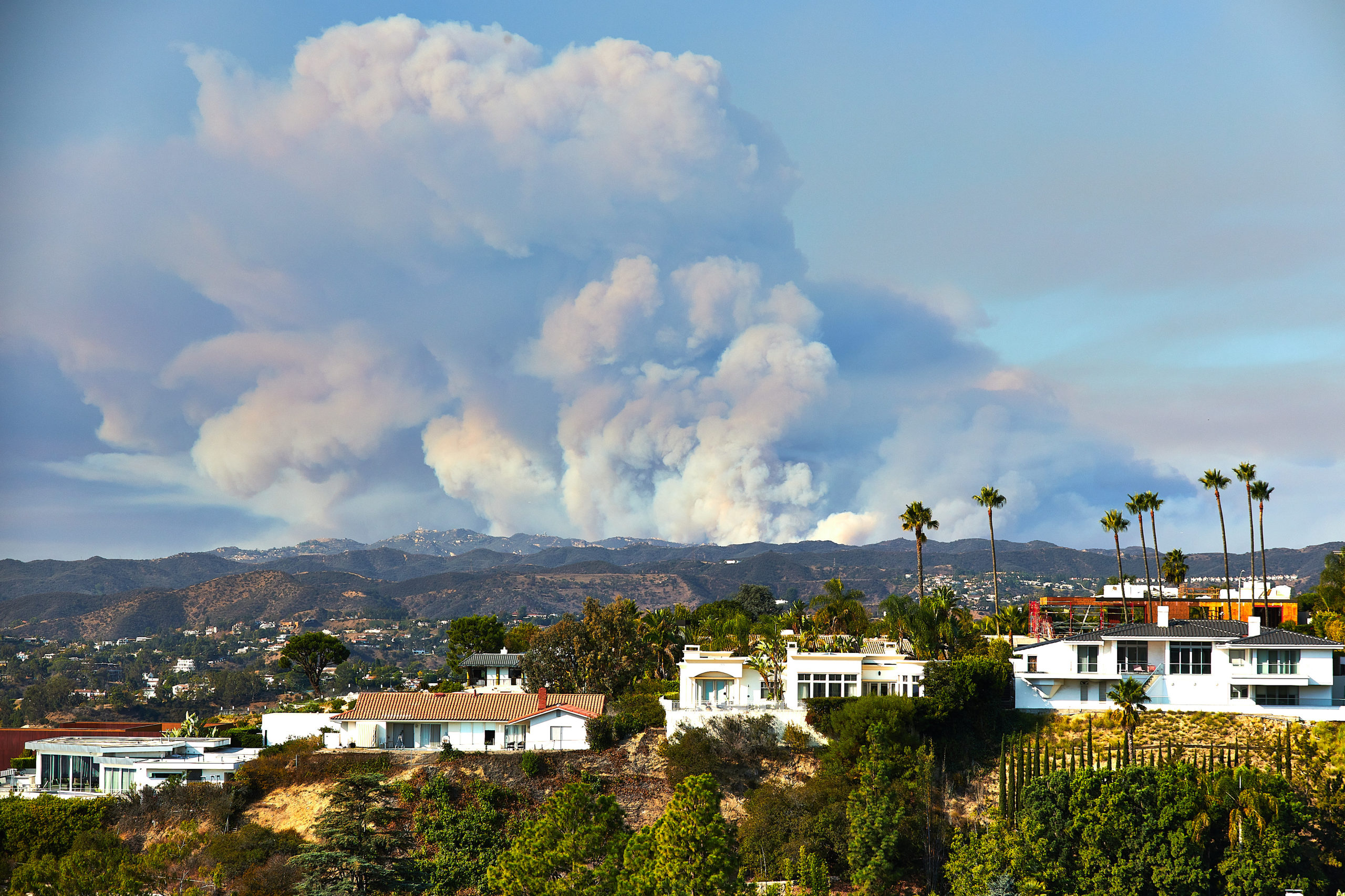 A smoke plume from the 2018 Woolsey Fire seen from Hollywood Hills, CA